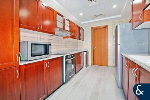 Снять в аренду квартиру в Пальме Джумейре, Дубай: 4 спальни, 240м², № 79370 - фото 4
