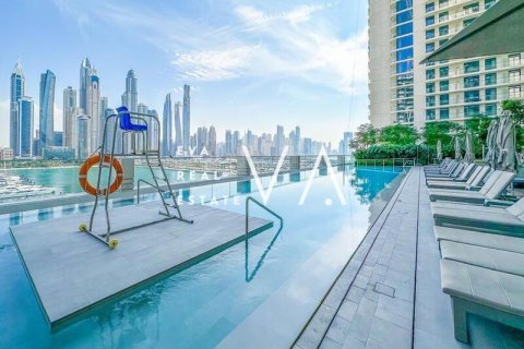 Снять в аренду квартиру в EMAAR Beachfront, Dubai Harbour, Дубай: 1 спальня, 68.84м², № 52732 - фото 9