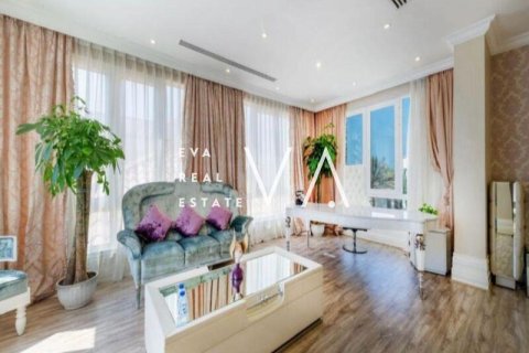 Villa in Palm Jumeirah, Dubai 6 bedrooms, 1245.14 sq.m. № 52735 - photo 10