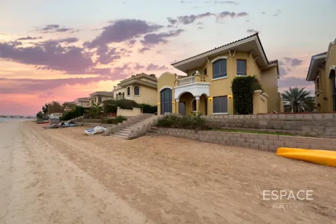 Villa in Palm Jumeirah, Dubai 4 bedrooms, 623 sq.m. № 71258