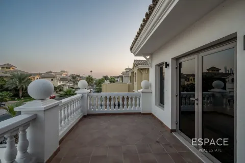 Снять в аренду виллу в Пальме Джумейре, Дубай: 4 спальни, 623м², № 71258 - фото 15