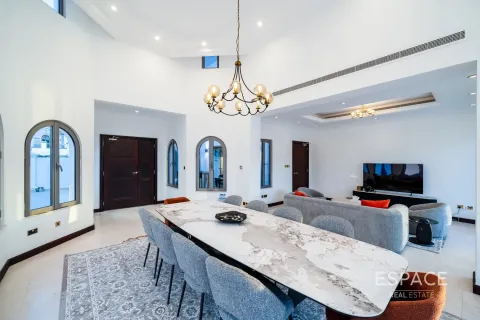 Снять в аренду виллу в Пальме Джумейре, Дубай: 4 спальни, 623м², № 71258 - фото 5