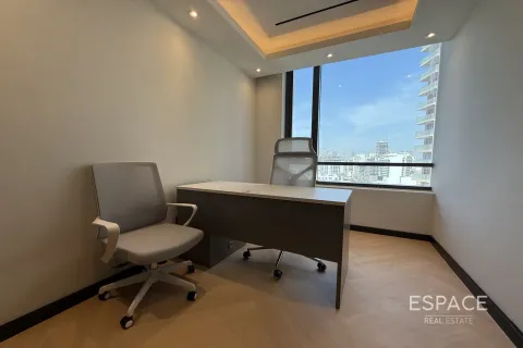 Снять в аренду офис в Джумейра Вилладж Серкл, Дубай: 167м², № 71241 - фото 16