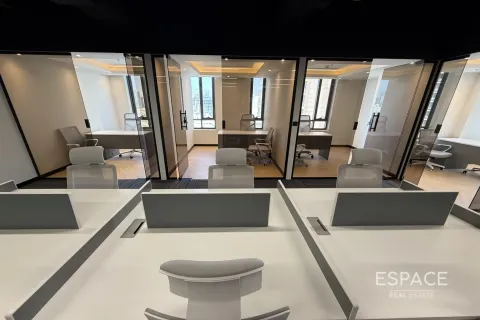 Снять в аренду офис в Джумейра Вилладж Серкл, Дубай: 167м², № 71241 - фото 10