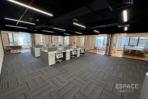 Снять в аренду офис в Джумейра Вилладж Серкл, Дубай: 167м², № 71241 - фото 13