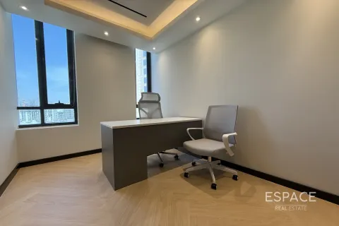 Снять в аренду офис в Джумейра Вилладж Серкл, Дубай: 167м², № 71241 - фото 6