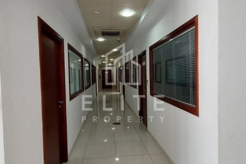 Usine à Dubai, 8406 m², № 42263 - photo 2