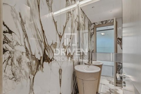 Apartment in Dubai Internet City, Dubai 4 bedrooms, 447.33 sq.m. № 129028 - photo 26