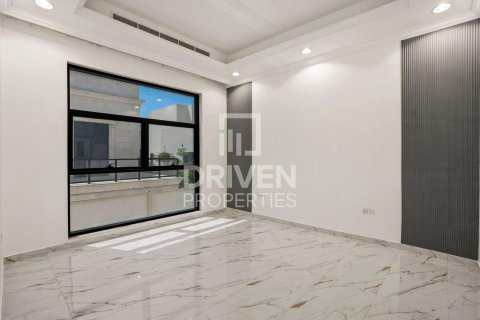 Villa en Nad Al Sheba 1, Nadd Al Sheba, Dubai, 5 dormitorios, 929.96 m², № 129038 - foto 9