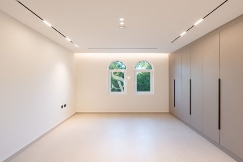 Villa in Jumeirah Park Homes, Jumeirah Park, Dubai 4 bedrooms, 749 sq.m. № 84063 - photo 11