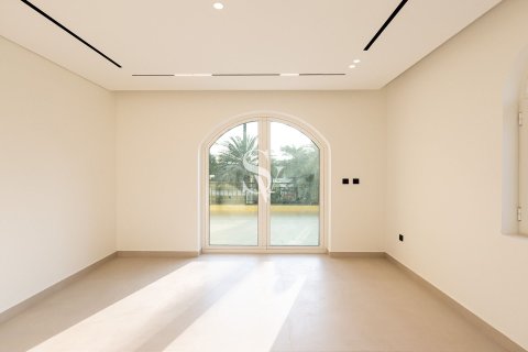 Villa in Jumeirah Park Homes, Jumeirah Park, Dubai 4 bedrooms, 749 sq.m. № 84063 - photo 18