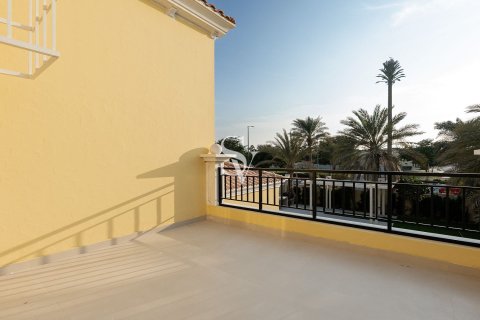 Villa in Jumeirah Park Homes, Jumeirah Park, Dubai 4 bedrooms, 749 sq.m. № 84063 - photo 19