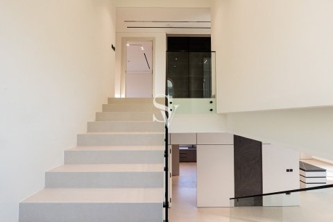 Villa in Jumeirah Park Homes, Jumeirah Park, Dubai 4 bedrooms, 749 sq.m. № 84063 - photo 9