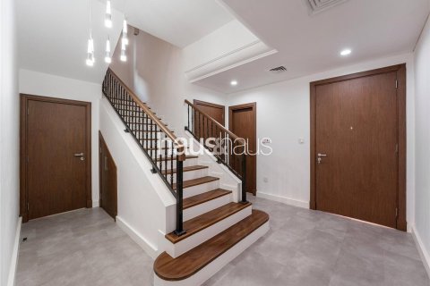 Villa in Dubai Sports City, Dubai 5 bedrooms, 325 sq.m. № 44244 - photo 4