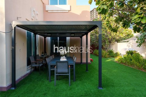 Villa in Dubai Sports City, Dubai 5 bedrooms, 325 sq.m. № 44244 - photo 28