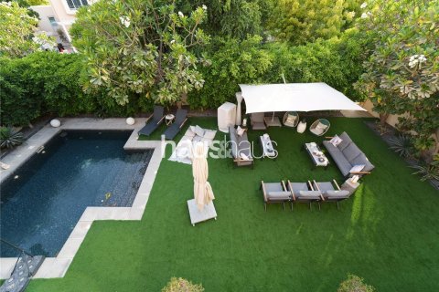 Villa in Dubai Sports City, Dubai 5 bedrooms, 325 sq.m. № 44244 - photo 3