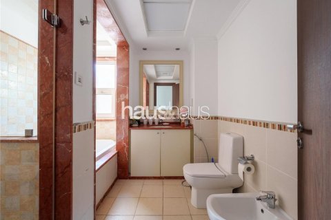 Villa in Dubai Sports City, Dubai 5 bedrooms, 325 sq.m. № 44244 - photo 24