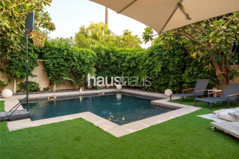 Villa in Dubai Sports City, Dubai 5 bedrooms, 325 sq.m. № 44244 - photo 30
