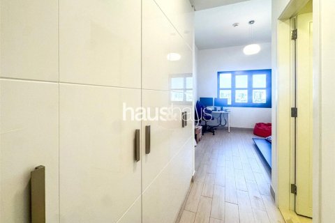 Apartment in Al Andalus, Jumeirah Golf Estates, Dubai 2 bedrooms, 128 sq.m. № 44253 - photo 11