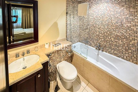 Apartment in Old Town, Dubai 3 bedrooms, 174 sq.m. № 44243 - photo 11