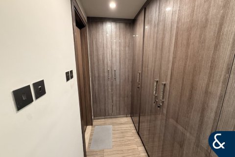 Apartment in Jumeirah Lake Towers, Dubai 2 bedrooms, 124 sq.m. № 98745 - photo 7