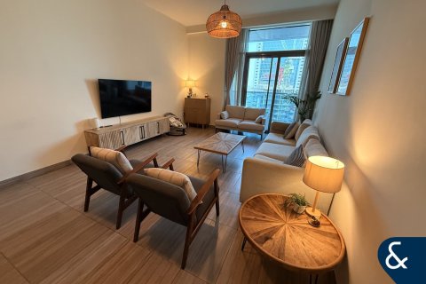 Apartment in Jumeirah Lake Towers, Dubai 2 bedrooms, 124 sq.m. № 98745 - photo 2