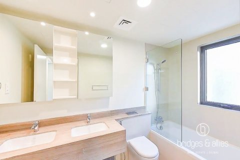 Снять в аренду виллу в Дубай Хилс Эстейт, Дубай: 4 спальни, 210м², № 92929 - фото 11