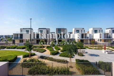 Villa in Arabian Ranches 3, Dubai 4 bedrooms, 447.97826600 sq.m. № 99749 - photo 29