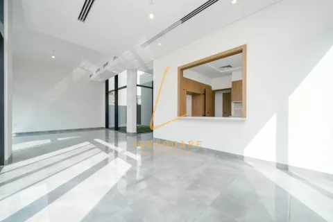 Снять в аренду виллу в Murooj Al Furjan, Al Furjan, Дубай: 4 спальни, 548м², № 99773 - фото 3