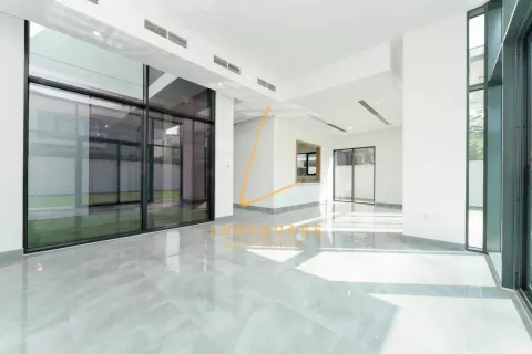 Снять в аренду виллу в Murooj Al Furjan, Al Furjan, Дубай: 4 спальни, 548м², № 99773 - фото 11