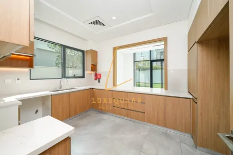 Снять в аренду виллу в Murooj Al Furjan, Al Furjan, Дубай: 4 спальни, 548м², № 99773 - фото 4