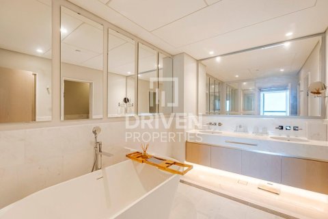 Снять в аренду квартиру в Пальме Джумейре, Дубай: 1 спальня, 100м², № 20700 - фото 7