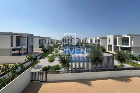Villa en Murooj Al Furjan, Al Furjan, Dubai, 5 dormitorios, 413 m², № 20699 - foto 8