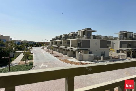 Townhouse in Dubai 3 bedrooms, 163 sq.m. № 24717 - photo 2
