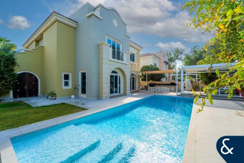 Villa in Victory Heights, Dubai Sports City, Dubai 5 bedrooms, 446 sq.m. № 91371