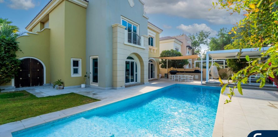 Villa in Victory Heights, Dubai Sports City, Dubai 5 bedrooms, 446 sq.m. № 91371