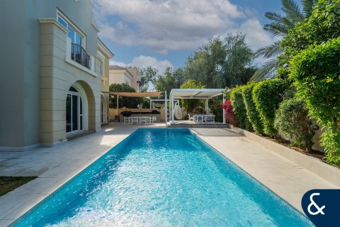 Villa in Victory Heights, Dubai Sports City, Dubai 5 bedrooms, 446 sq.m. № 91371 - photo 18