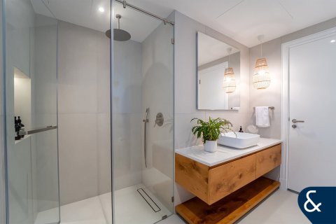 Villa in Victory Heights, Dubai Sports City, Dubai 5 bedrooms, 446 sq.m. № 91371 - photo 15