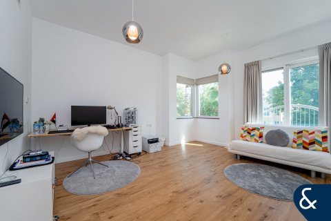 Villa in Victory Heights, Dubai Sports City, Dubai 5 bedrooms, 446 sq.m. № 91371 - photo 14