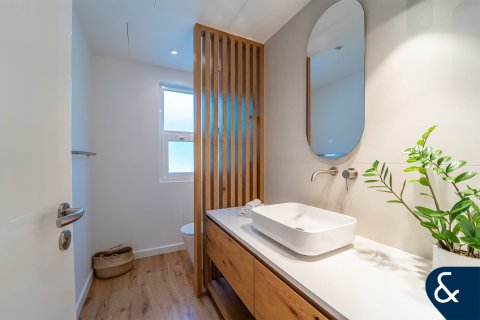 Villa in Victory Heights, Dubai Sports City, Dubai 5 bedrooms, 446 sq.m. № 91371 - photo 16