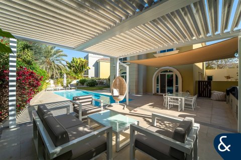 Villa in Victory Heights, Dubai Sports City, Dubai 5 bedrooms, 446 sq.m. № 91371 - photo 20