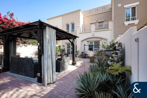 Купить виллу в Maeen, The Lakes, Дубай: 3 спальни, 256м², № 91390 - фото 24