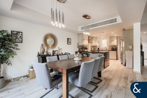 Купить виллу в Maeen, The Lakes, Дубай: 3 спальни, 256м², № 91390 - фото 3