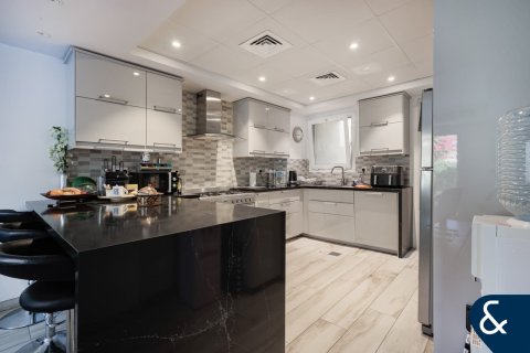 Купить виллу в Maeen, The Lakes, Дубай: 3 спальни, 256м², № 91390 - фото 5