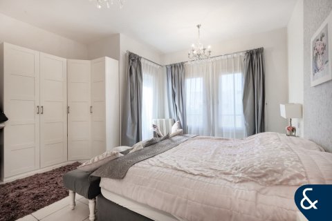 Купить виллу в Maeen, The Lakes, Дубай: 3 спальни, 256м², № 91390 - фото 11