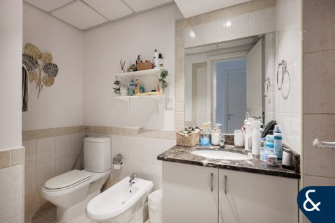 Купить виллу в Maeen, The Lakes, Дубай: 3 спальни, 256м², № 91390 - фото 16