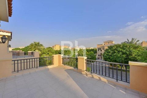 Снять в аренду виллу в The Villa, Дубай: 5 спален, 334м², № 24880 - фото 3