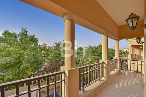 Снять в аренду виллу в The Villa, Дубай: 5 спален, 334м², № 24880 - фото 8