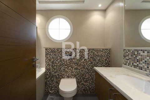 Villa in Jumeirah Park, Dubai 4 bedrooms, 403 sq.m. № 24883 - photo 16