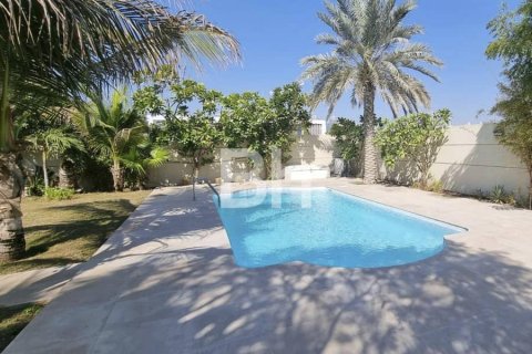 Villa in Jumeirah Park, Dubai 4 bedrooms, 403 sq.m. № 24883 - photo 5